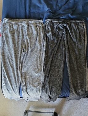 Sweat/Lounge Pants in Light or Dark Gray